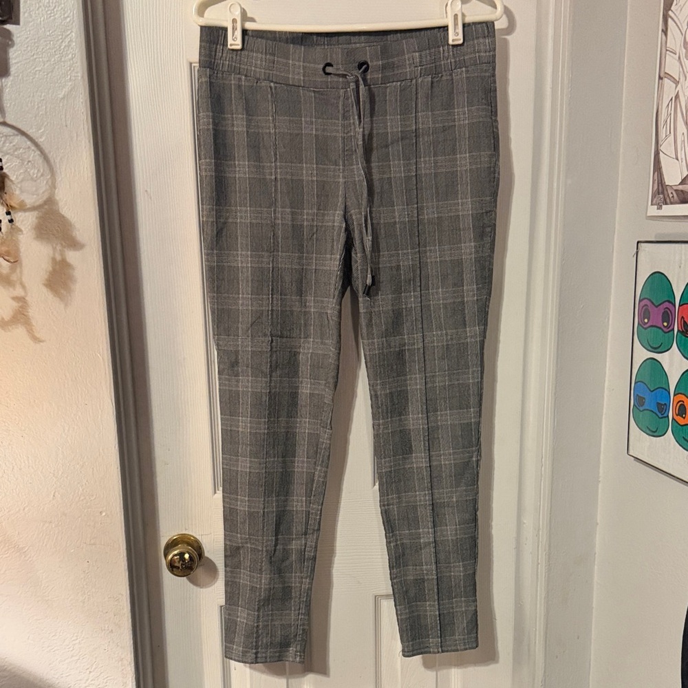 Women’s Gray Plaid Drawstring Chinos